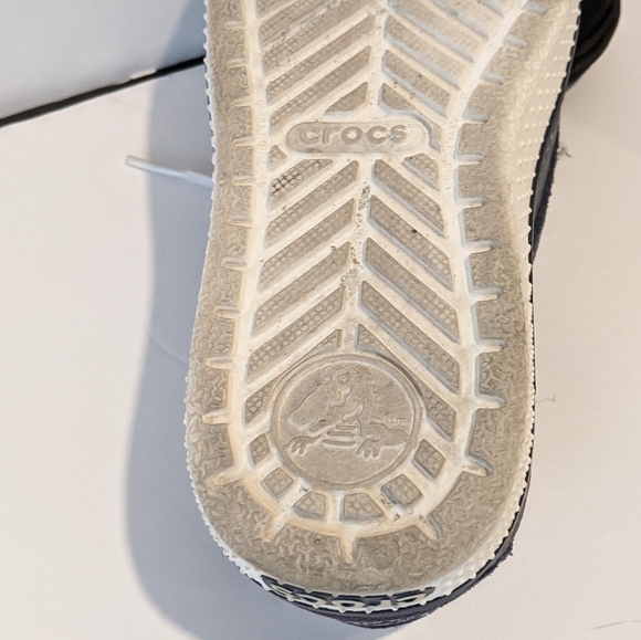 CROCS boys navy blue boat shoes size 6 - Picture 13 of 14